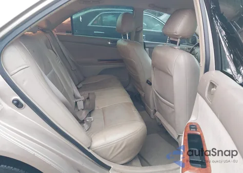 2002 Toyota Camry Le V6 z USA, uszkodzony, nr VIN 4T1BF32KX2U523900